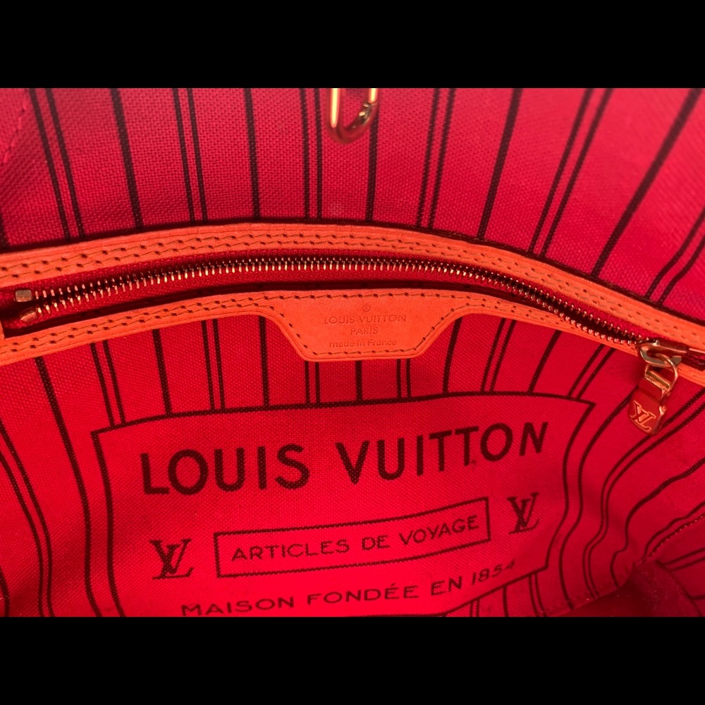 LV purse - Picture 5 of 5